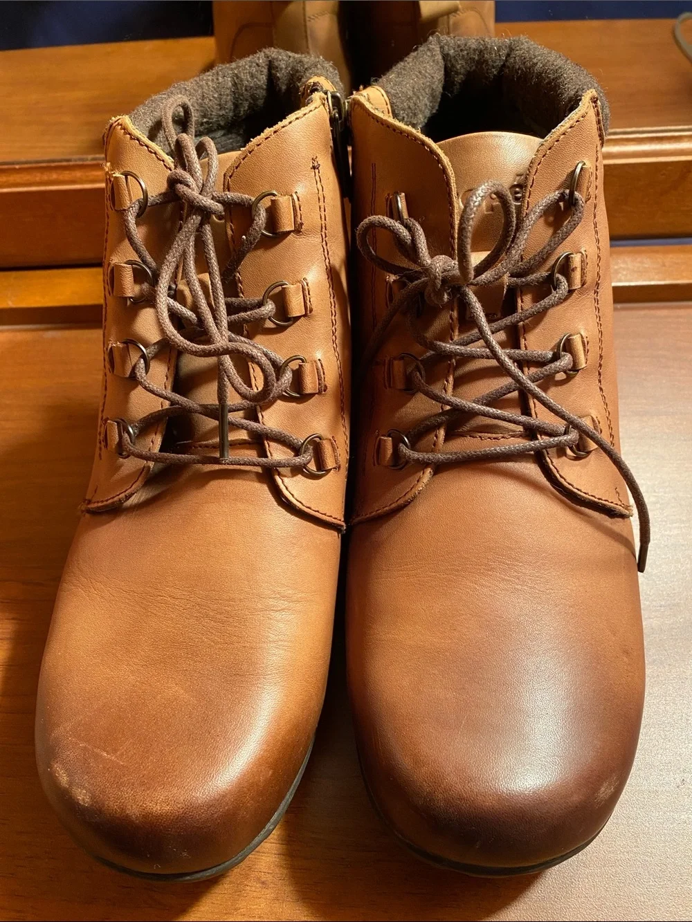 Propet Brown Leather Lace-Up Chukka Boots with Side Zip-8.5 Timeless Classic